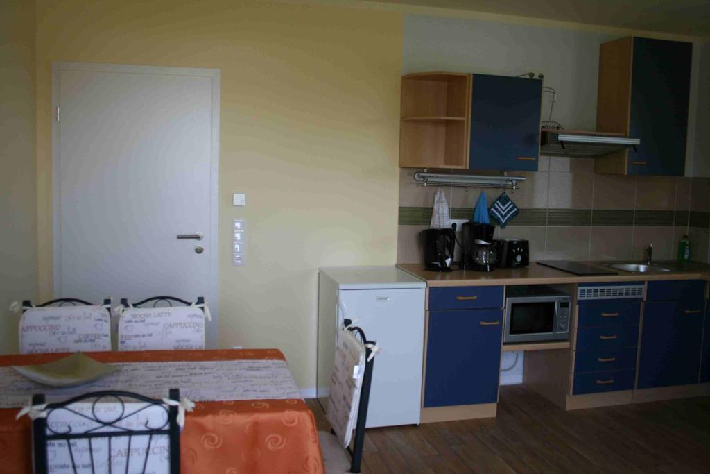 Uebernachtung Bei Michael - Ferienwohnung Rostock Luaran gambar